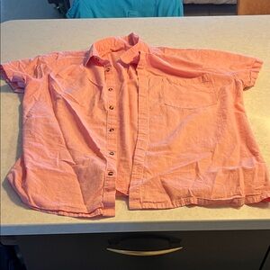 Casual Short-Sleeve Button-Down Shirt in Coral Pink
